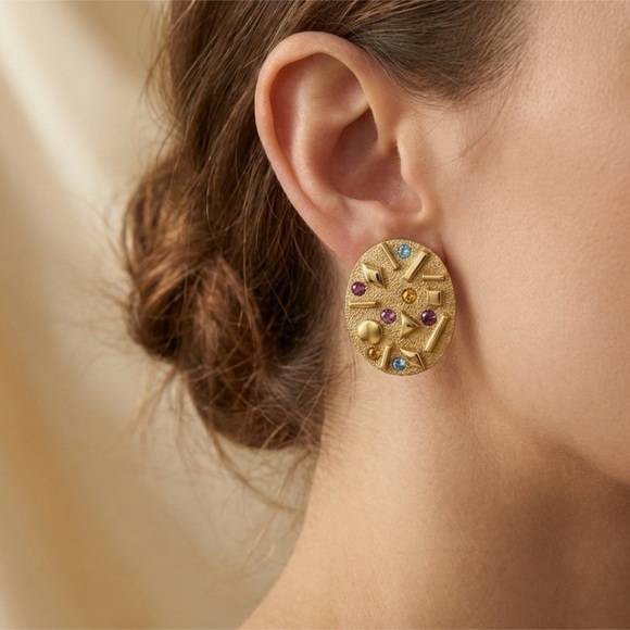 Sarah Coventry Jewelry - Sarah Coventry Vintage "Sultana" gold-tone clip-on earrings